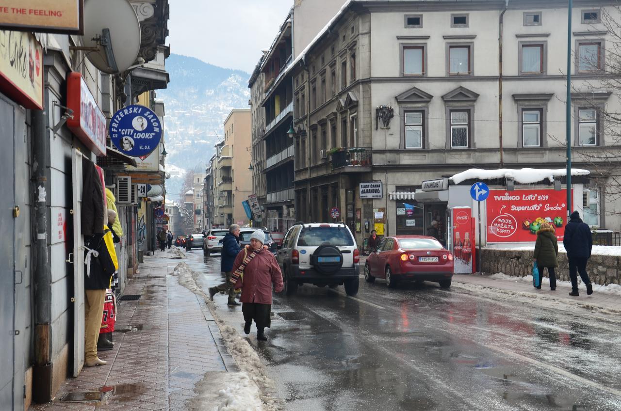 Sarajevo City Center Buitenkant foto